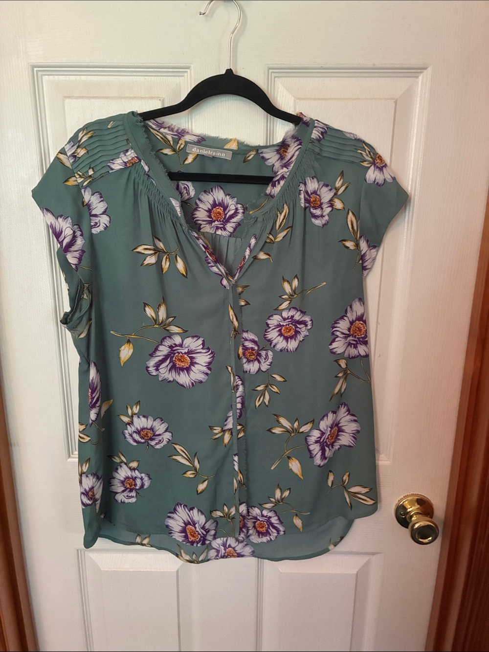 Daniel Rainn Sage Green Floral Cap-Sleeve V-Neck Blouse